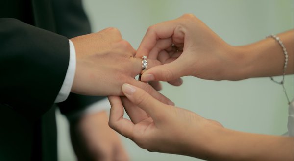 Rekomendasi Cincin Couple untuk Nikah yang Terjamin Kualitasnya