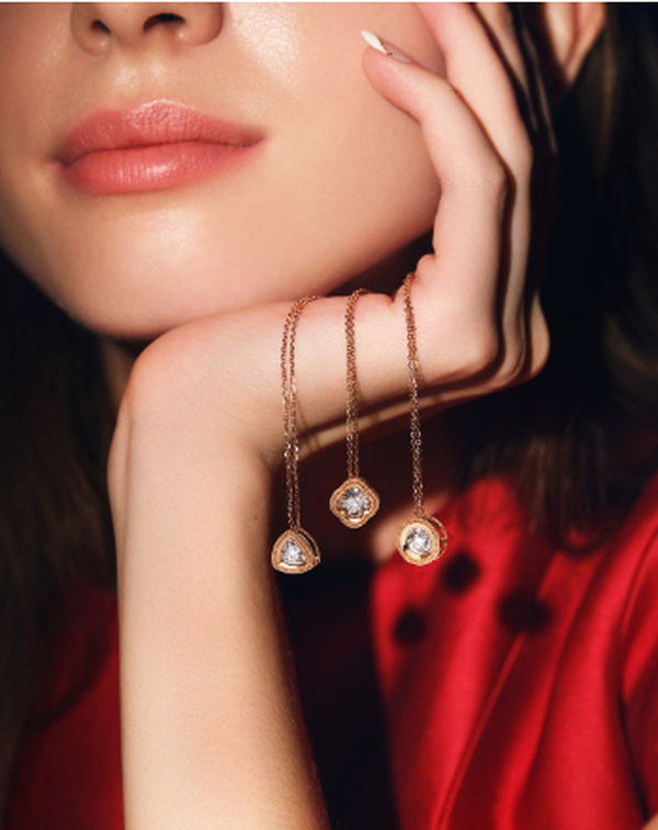 5 Pilihan Kalung Berlian Terbaru sebagai Kado untuk Teman Wanita