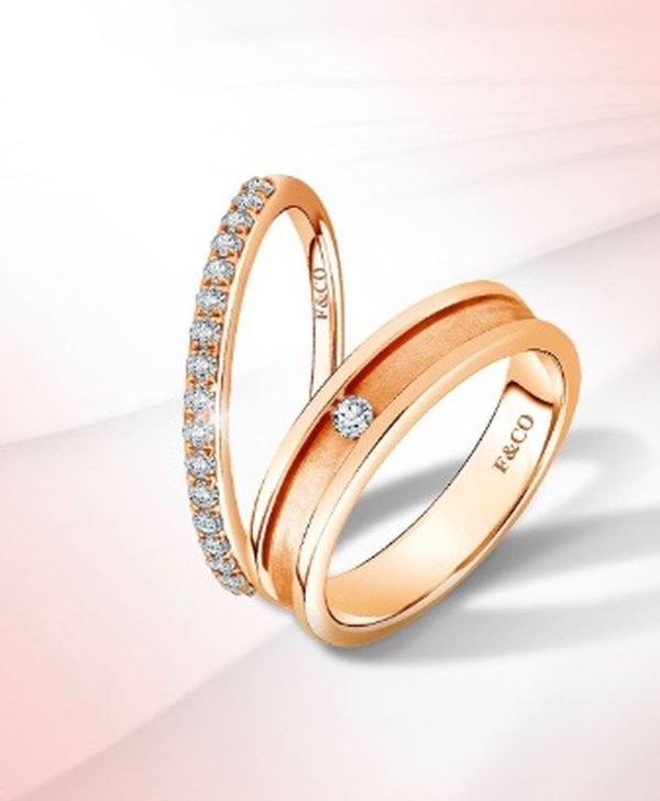 Inspirasi Wedding Ring Bertatahkan Berlian untuk Pernikahan Impian Anda