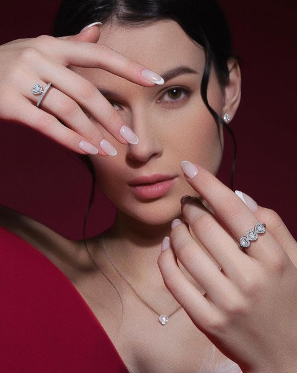 Tampil Berkilau dengan Cincin Emas Model Terbaru Berhiaskan Berlian yang Elegan dan Trendi
