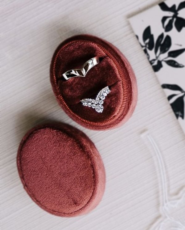 Mengapa Memilih Custom Wedding Ring? Ini 4 Alasan Utamanya!